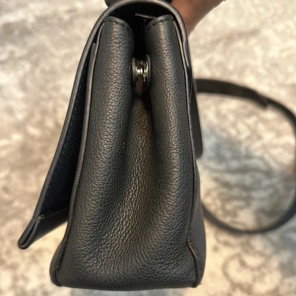 SOLD Louis Vuitton Lockme II shoulder/crossbody bag - Picture 3 of 10